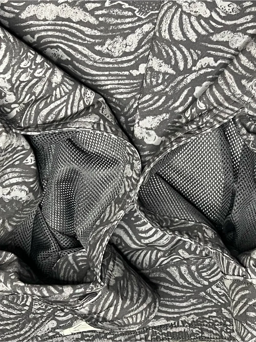 Alaskan Hardgear Fish Print Swim Trunks Men 42x11.5 Gray Pockets Quick Drying